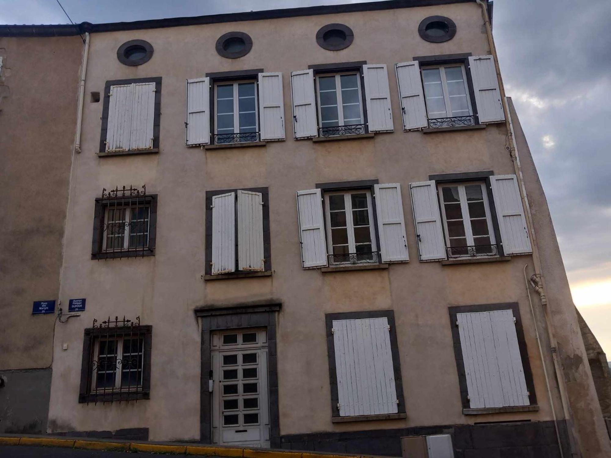 Vintage ,La Capsule Temporelle Wifi Draps Parking Publique Gratuit Apartamento Thiers Exterior foto