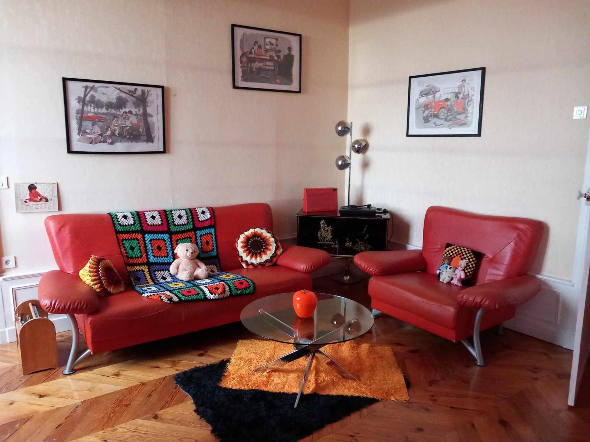 Vintage ,La Capsule Temporelle Wifi Draps Parking Publique Gratuit Apartamento Thiers Exterior foto